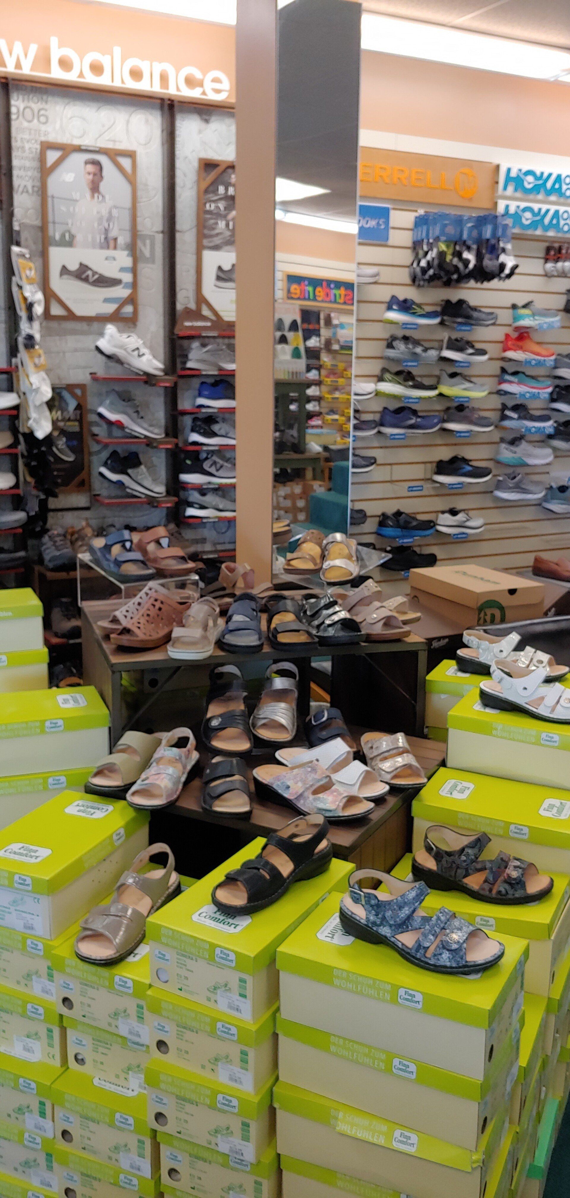 Sandals — Naples, FL — Snyderman's Shoes of Naples