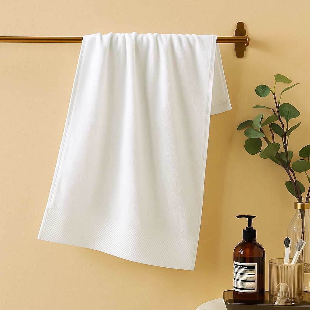 Douchelaken met sier (70x140cm)