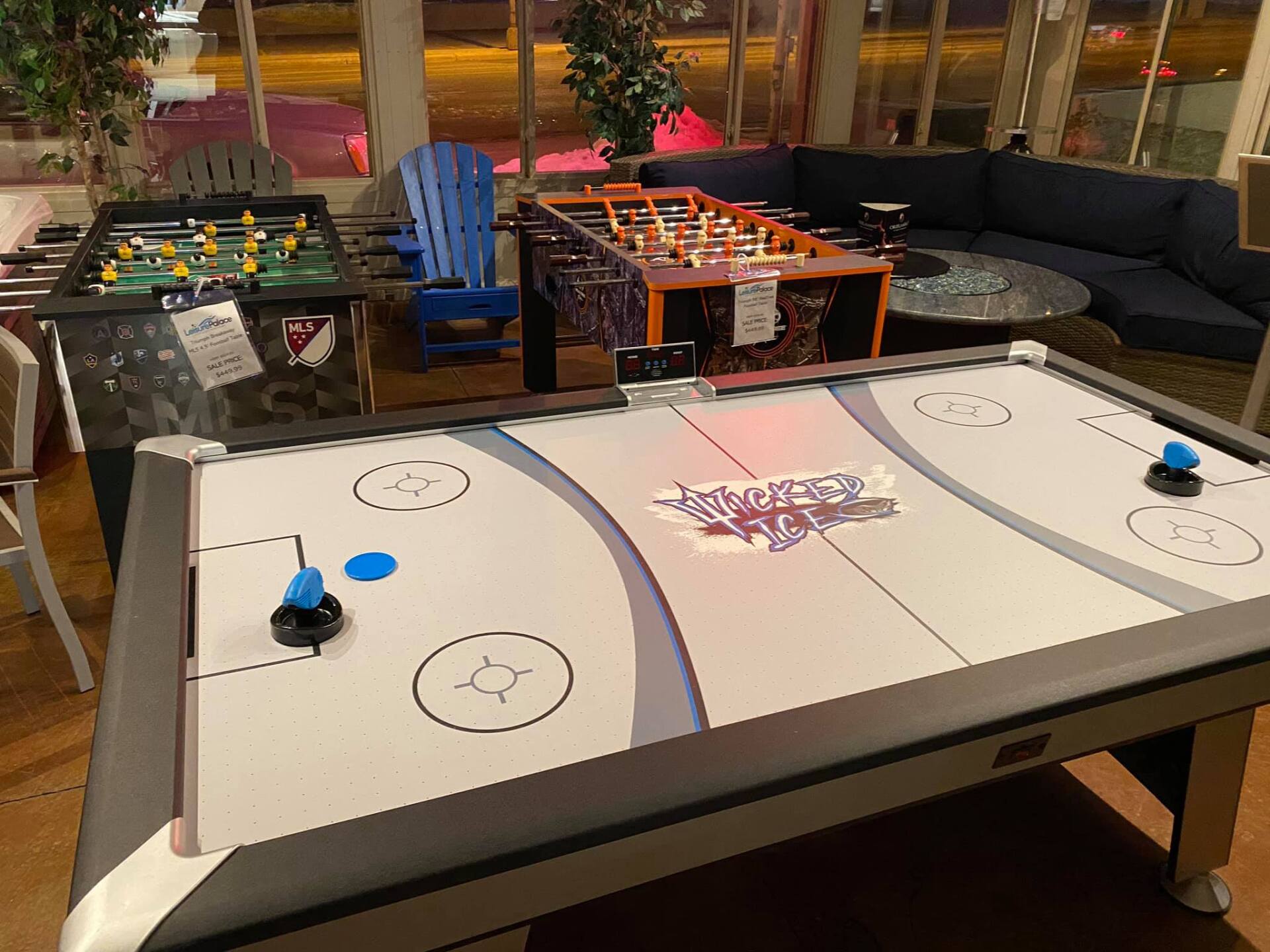 air hockey
