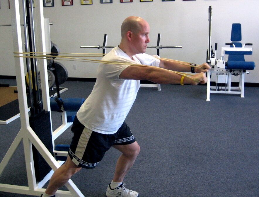 TAKU doing a Chest Press with Woody Band