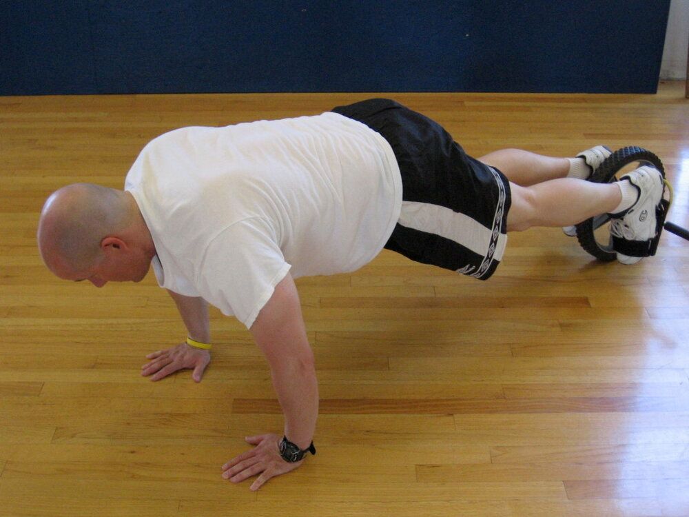 TAKU Doing a POWER WHEEL Push-Up