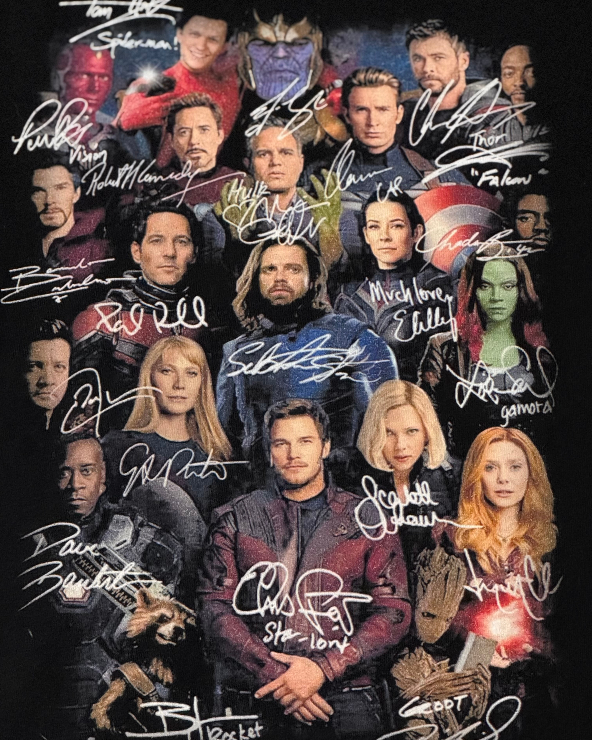 Marvel Avengers: Infinity War/Endgame Signed Cast Graphic T-Shirt