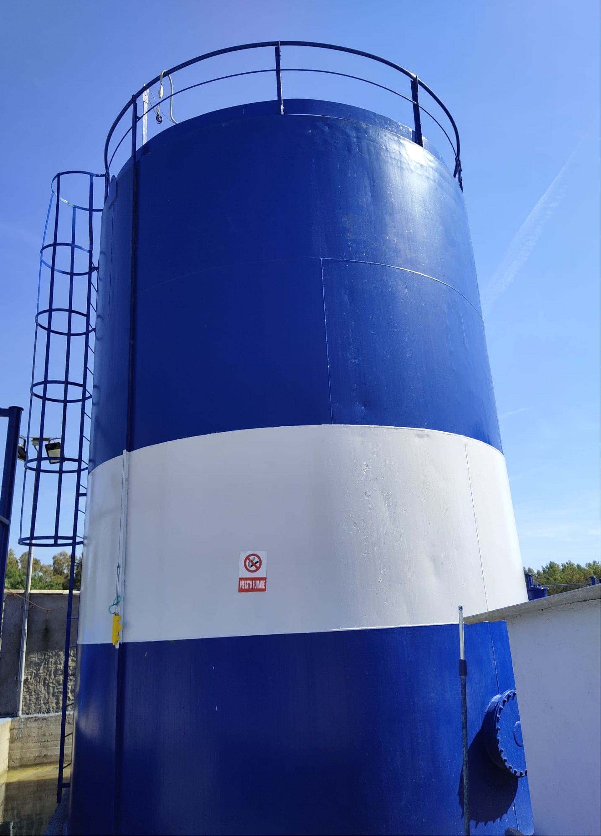 cisterna sabbiata e riverniciata