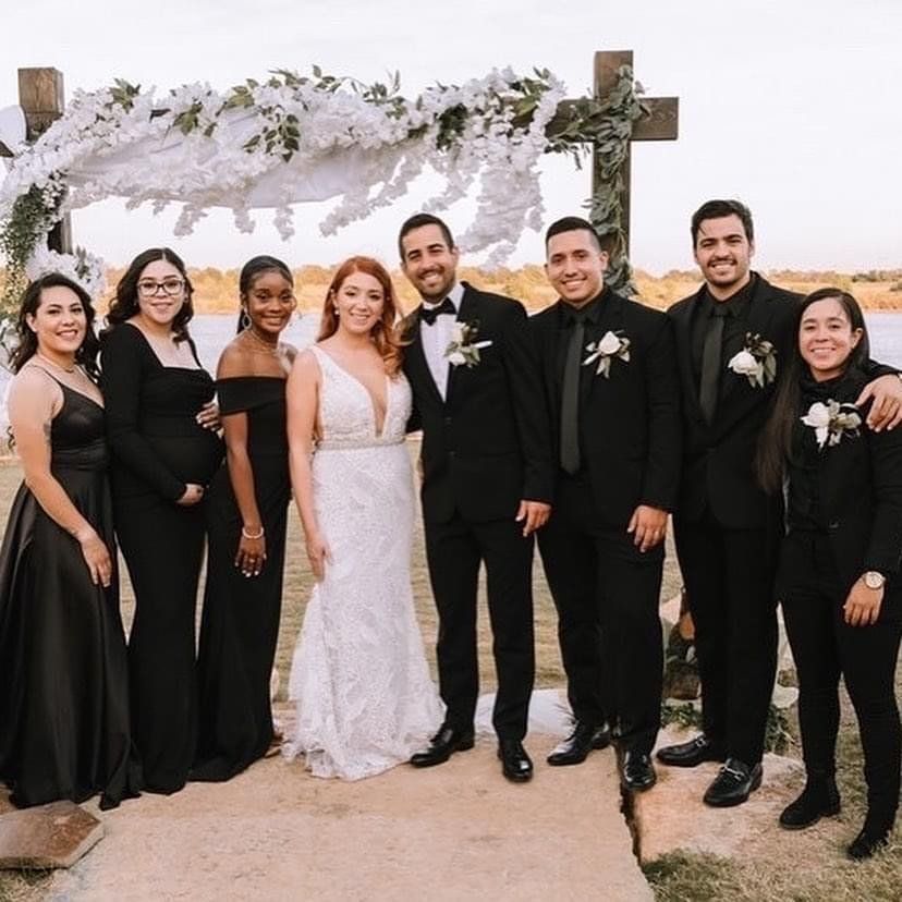 Group photo of bridal party