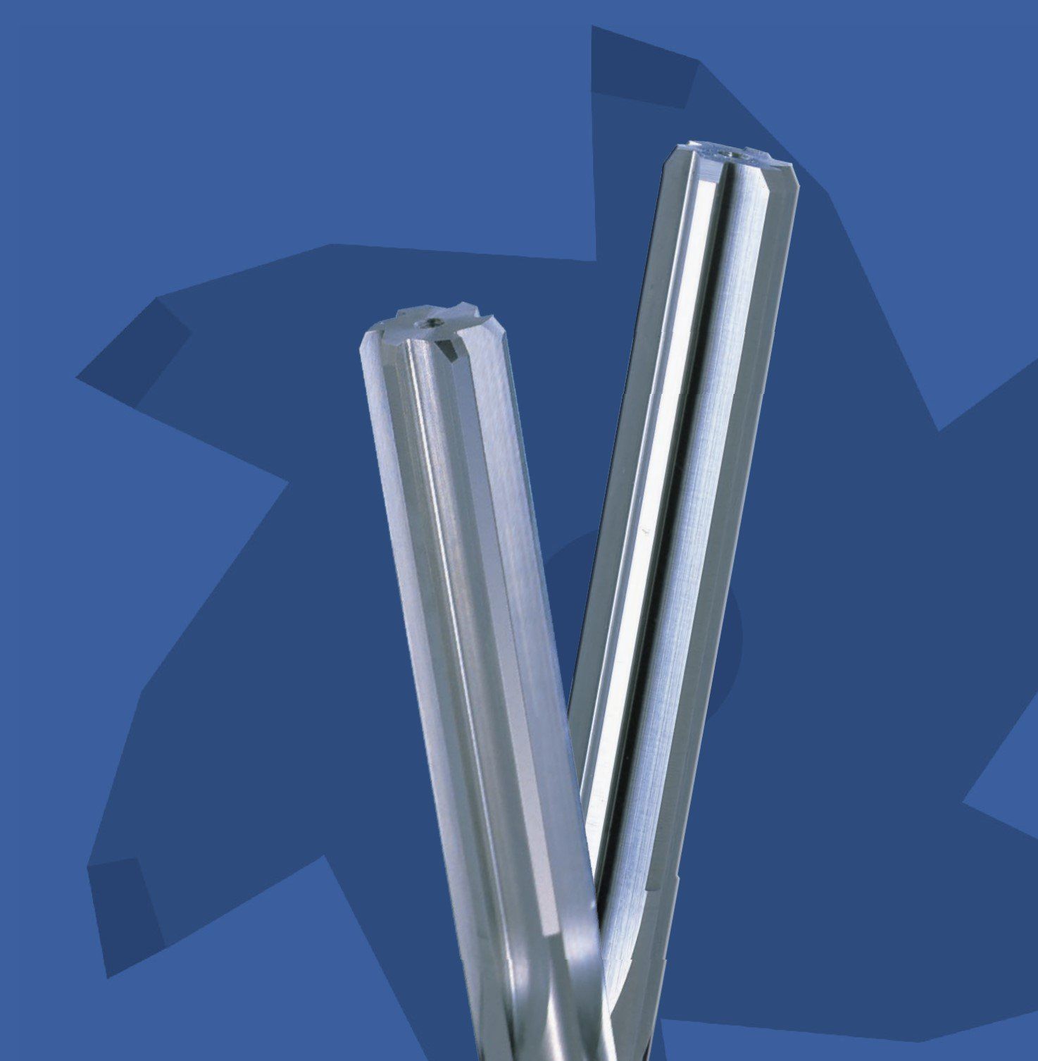 Un par de tijeras sobre un fondo azul.