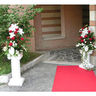 Addobbo floreale per esterno