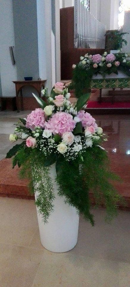 Addobbo floreale per altare - particolare