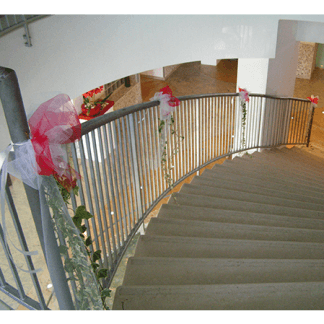 Addobbo floreale per scalinata