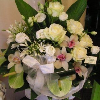 Composizione orchidee e rose