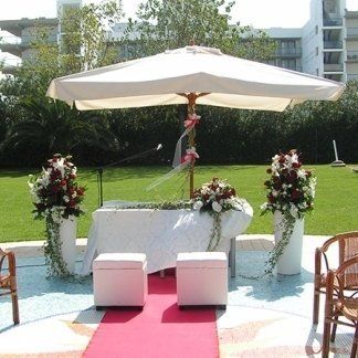 Addobbo floreale per esterno