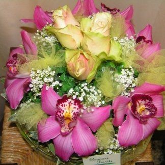 Composizioni floreali di fiori freschi