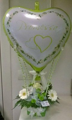 composizione floreale per promessa di matrimonio