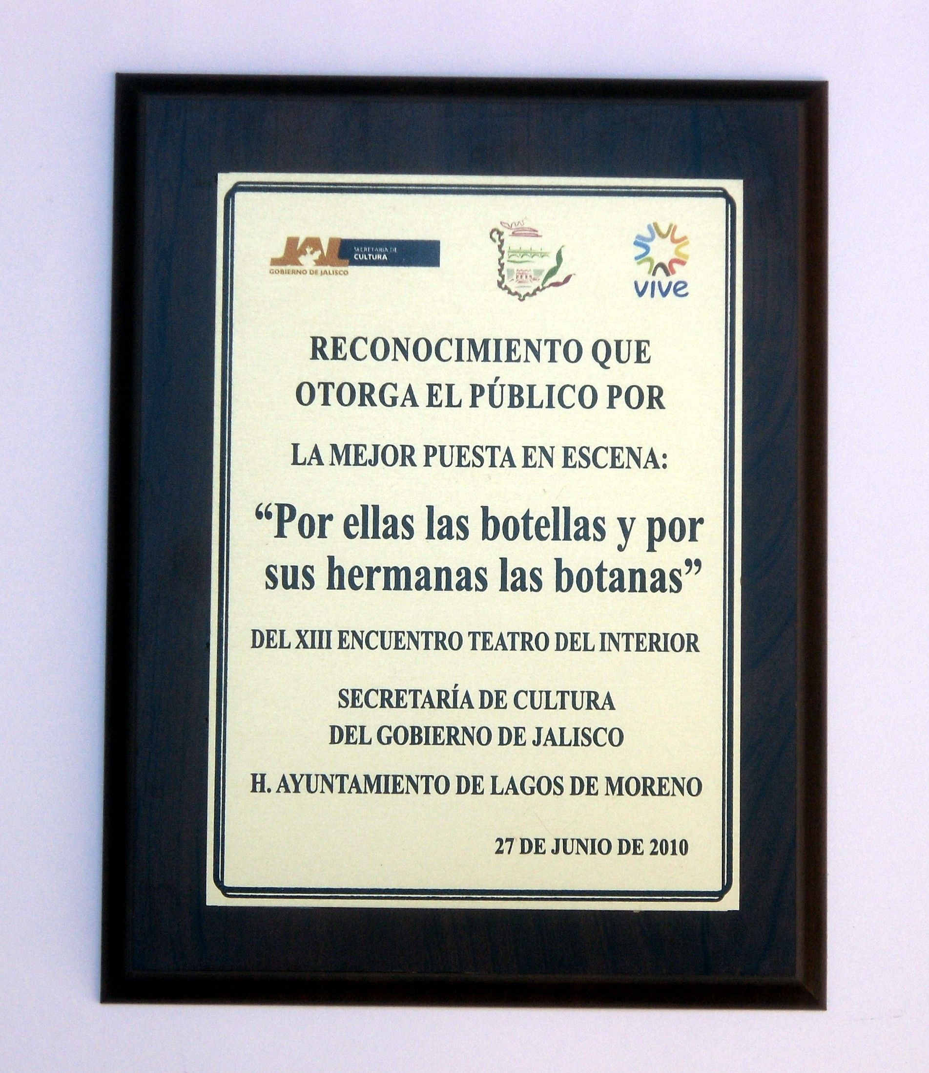 Reconocimiento con Placa Aluminio Dorado