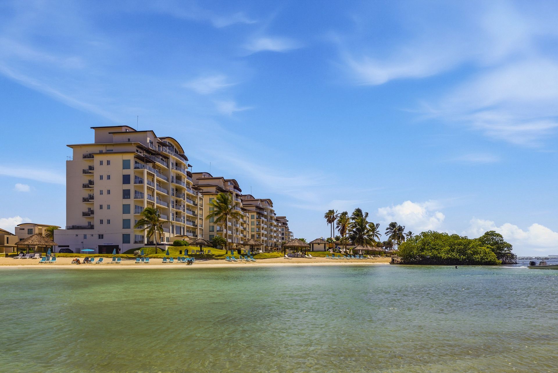 Airbnb apartment with Caribbean ocean view at Playa Escondida Resort, Colón, Panama