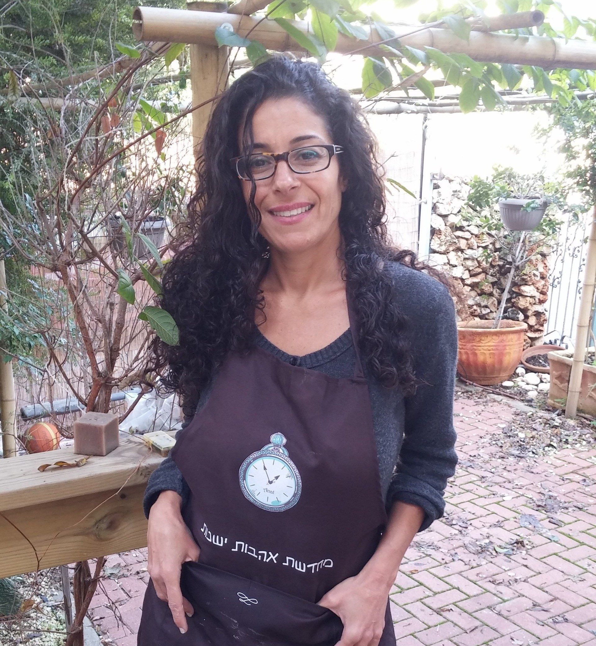 ענת מייל - עיצוב וחידוש רהיטים