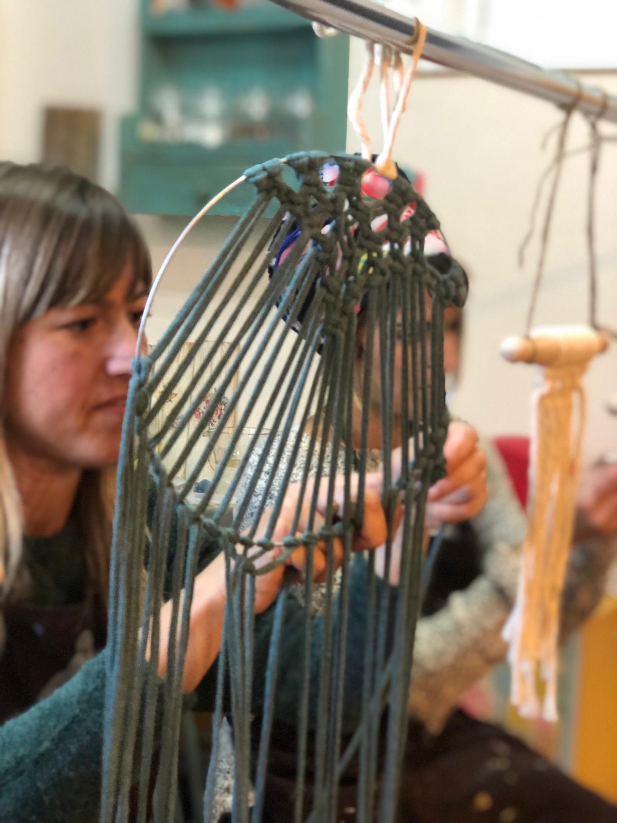 עבודות מקרמה - קורס אומנות  באבן יהודה