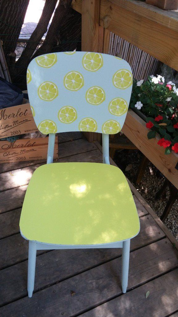 מחדשת אהבות ישנות - כסא מחודש