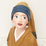 נערה עם עגיל פנינה -  לילי אסרף