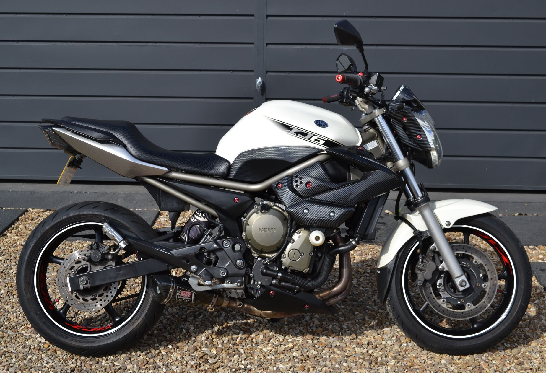 2010 White Yamaha XJ6 N For Sale | Used Bike Trading