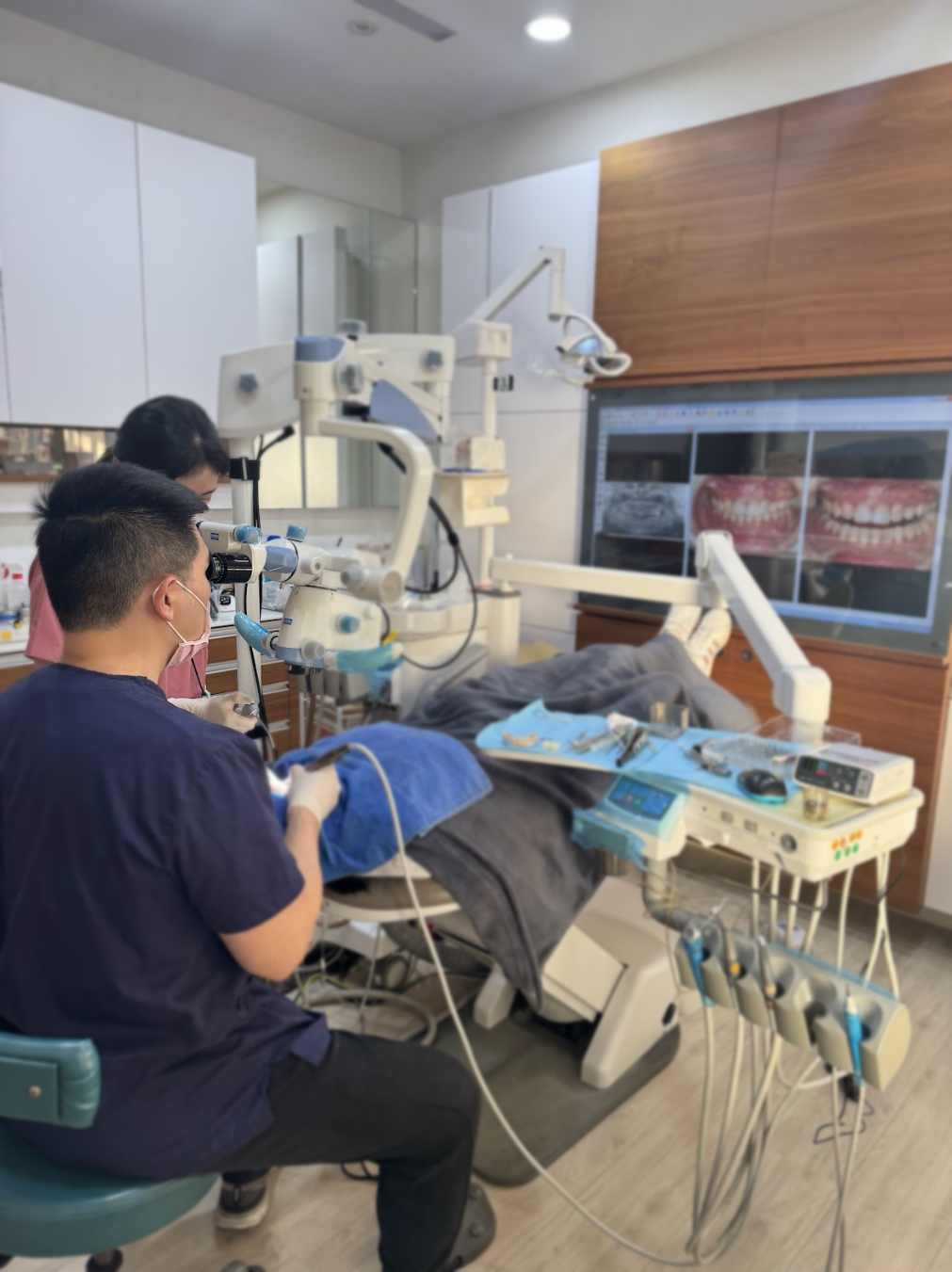 陶瓷貼片的基本認知：優缺點與磨牙的必要性｜黃琮勛醫師 美容牙科｜頂級陶瓷貼片｜微笑設計