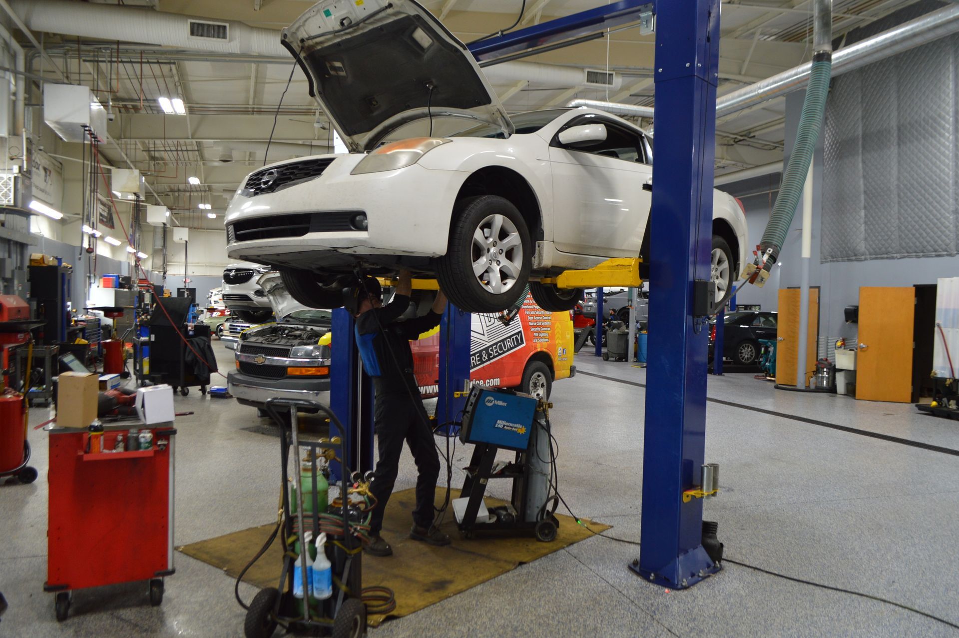 Inside Our Shop - Full Throttle Automotive image 9