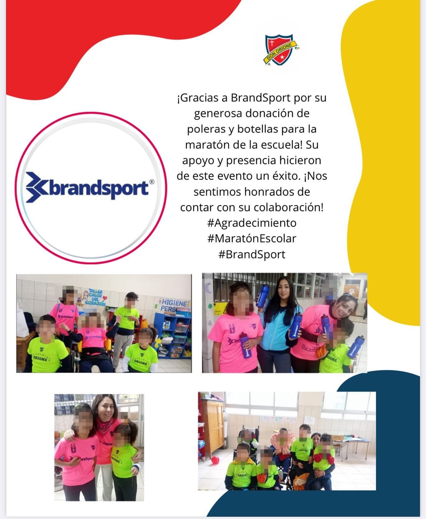 Cartel de agradecimiento a BrandSport por la donación de camisetas y botellas para un maratón escolar. Niños sosteniendo los artículos.