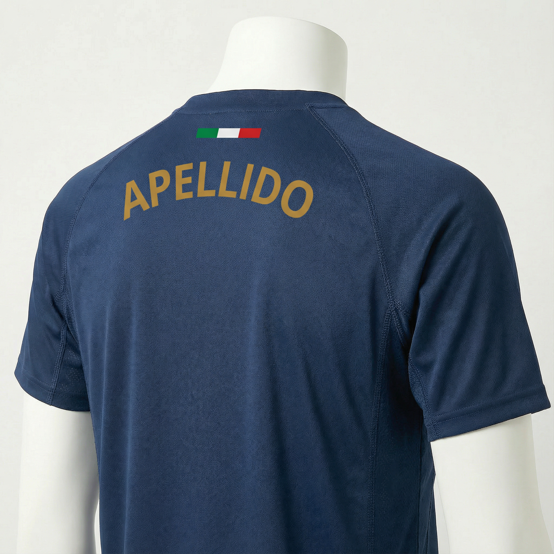 Parte trasera de la camiseta azul con 