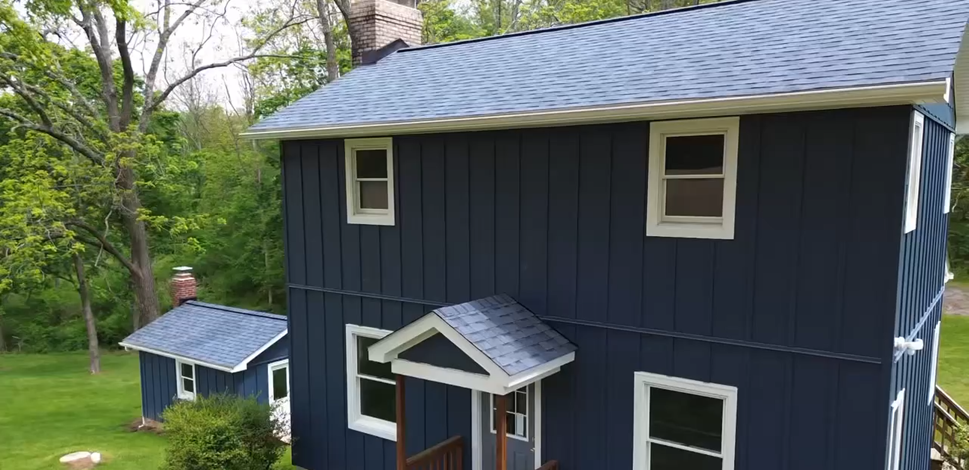 Protect your foundation and roofline with seamless gutters that are built to flow. Our custom-fit systems are designed to prevent clogs, leaks, and foundation damage keeping water away from your home—no clogs, no hassle.