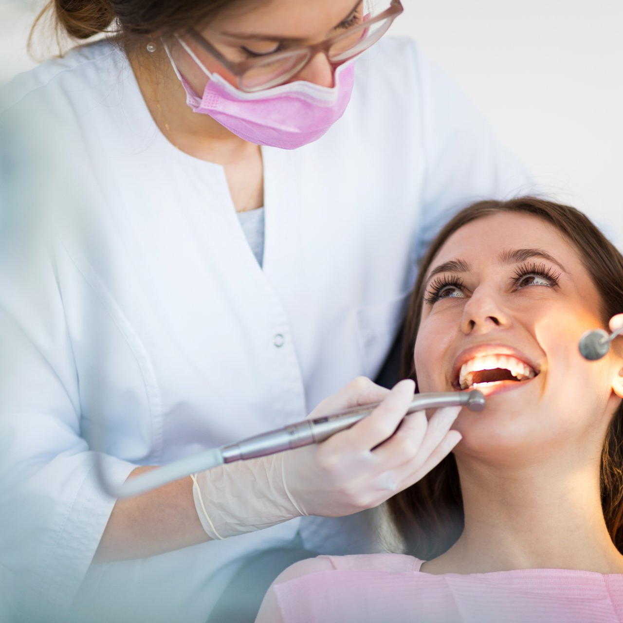 5 Signs You Might Need Professional Teeth Cleaning