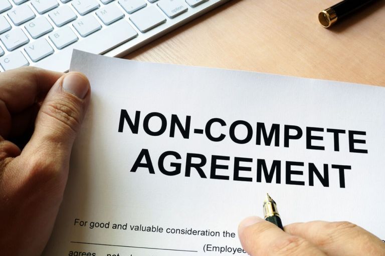 employee sign a non-competition agreement