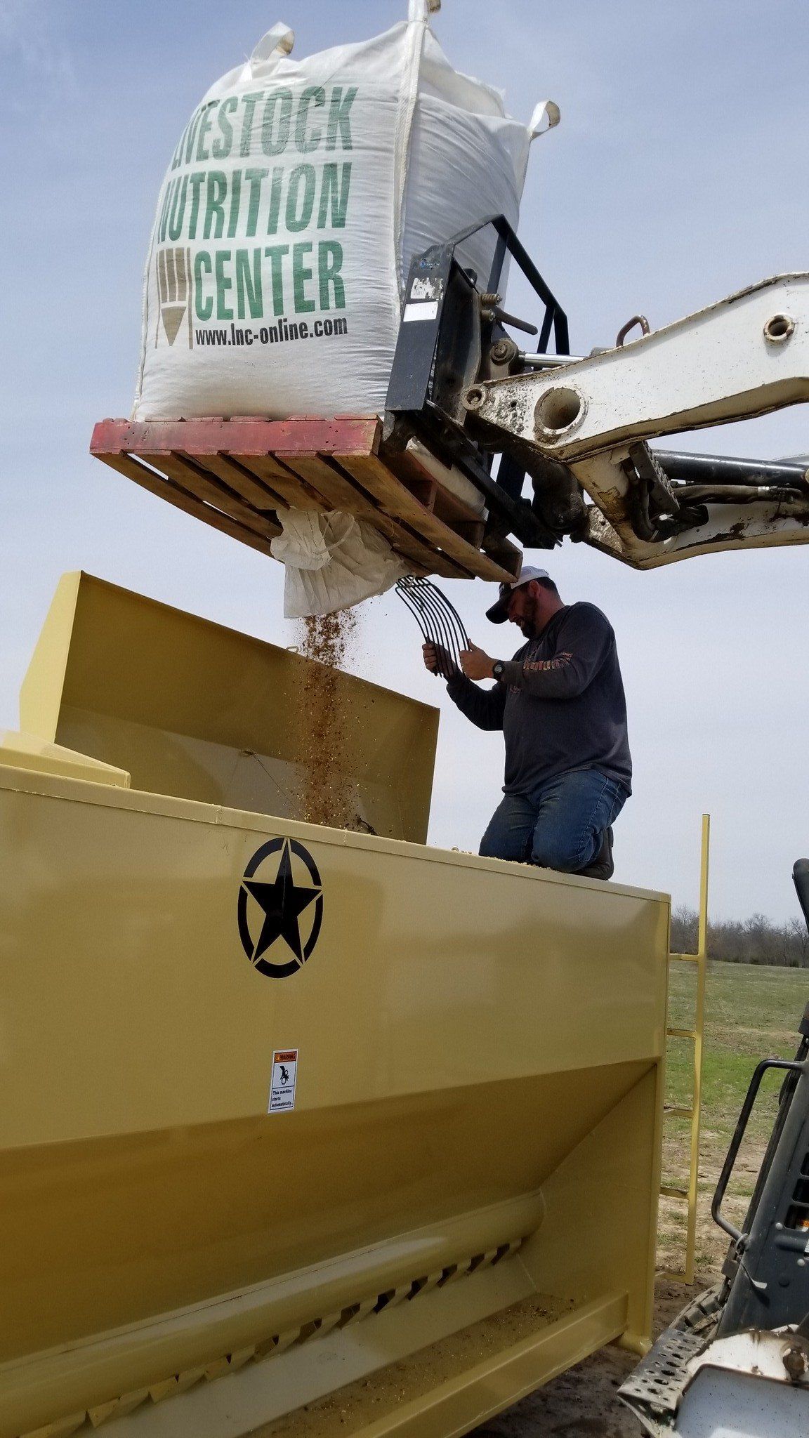Cattle Feeder Arlington, TX Auto Easy Feeder