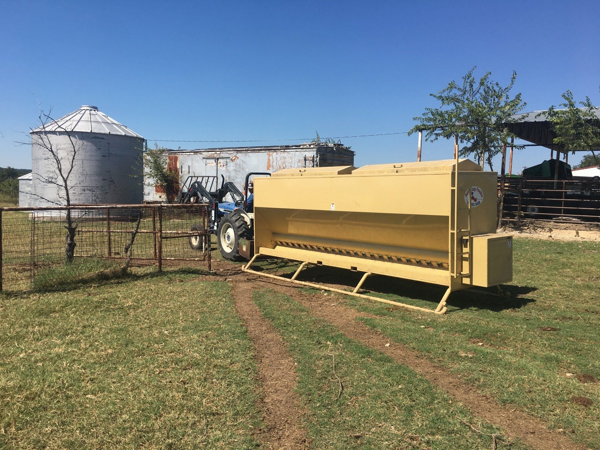 Cattle Feeder Arlington, TX Auto Easy Feeder