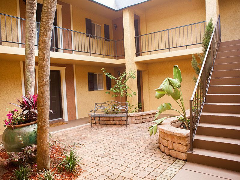 Bella Terraza Courtyard