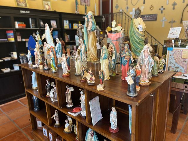 Gift Shop, Museum &amp; Tours