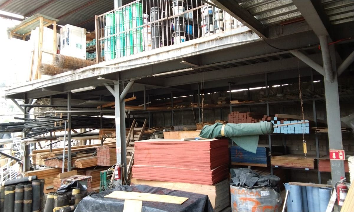 Materiales para construcción, plomería y electricidad