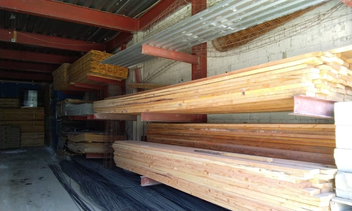 Materiales para construcción, plomería y electricidad