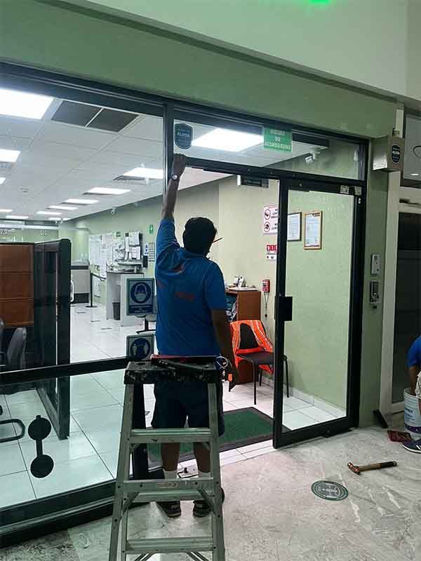 INNOVA ALUMINIO Y VIDRIO