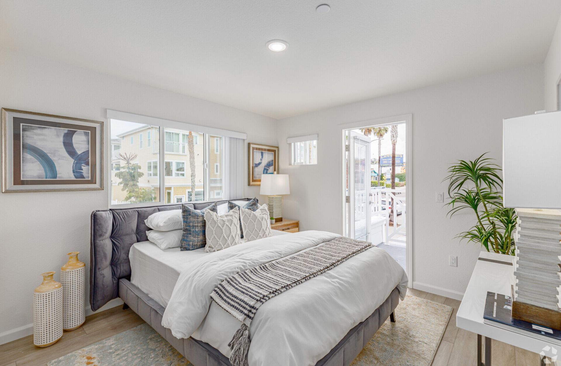 Turquoise Place - Bedroom bed