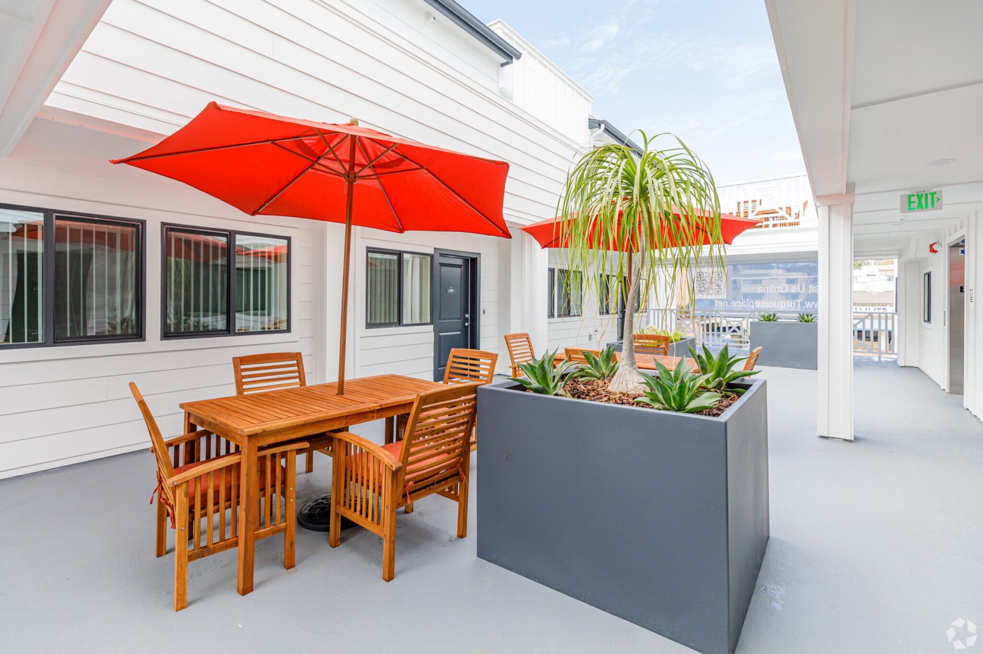 Turquoise Place -Amenities 01