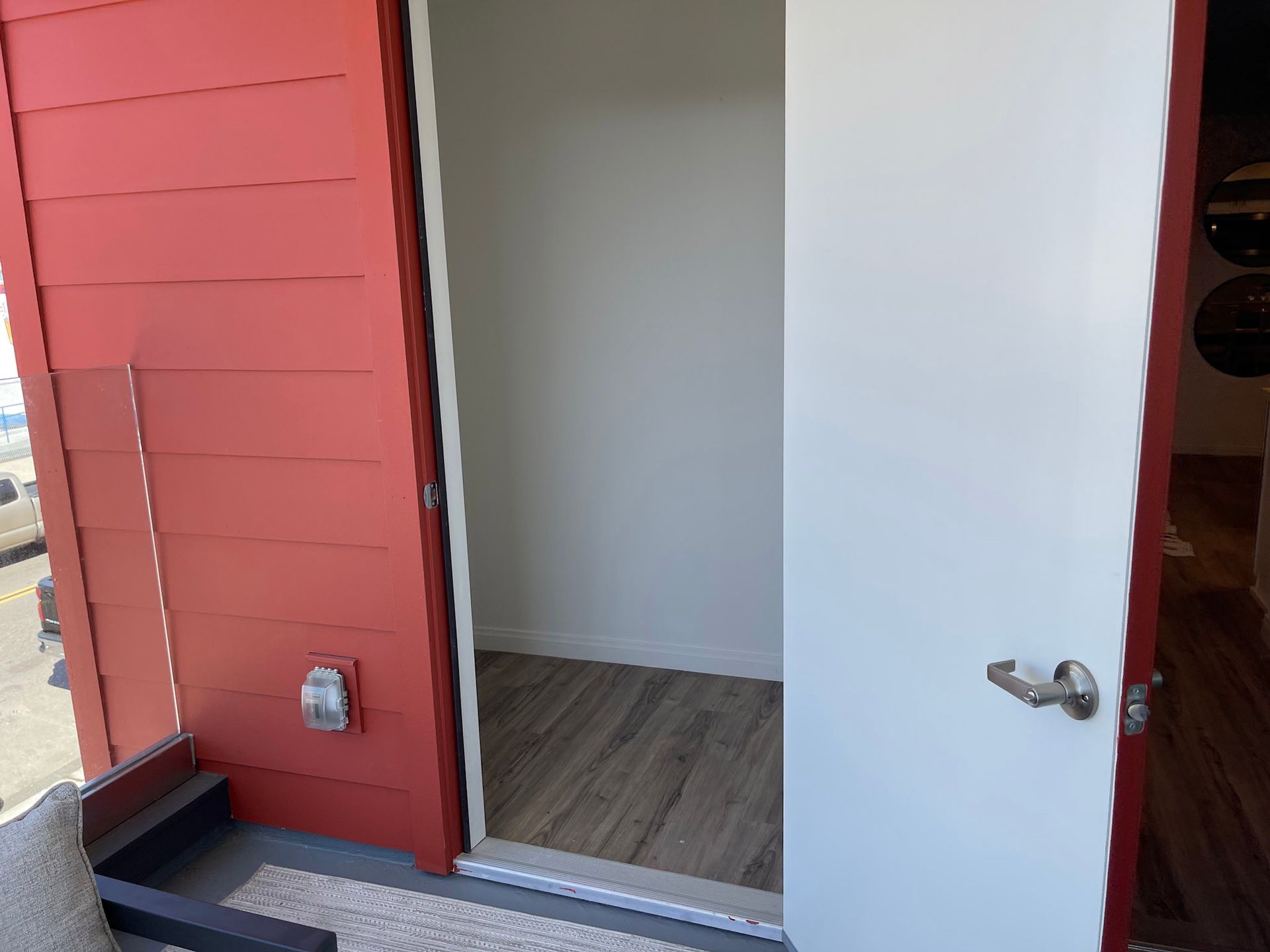 The Lamont - closet 02