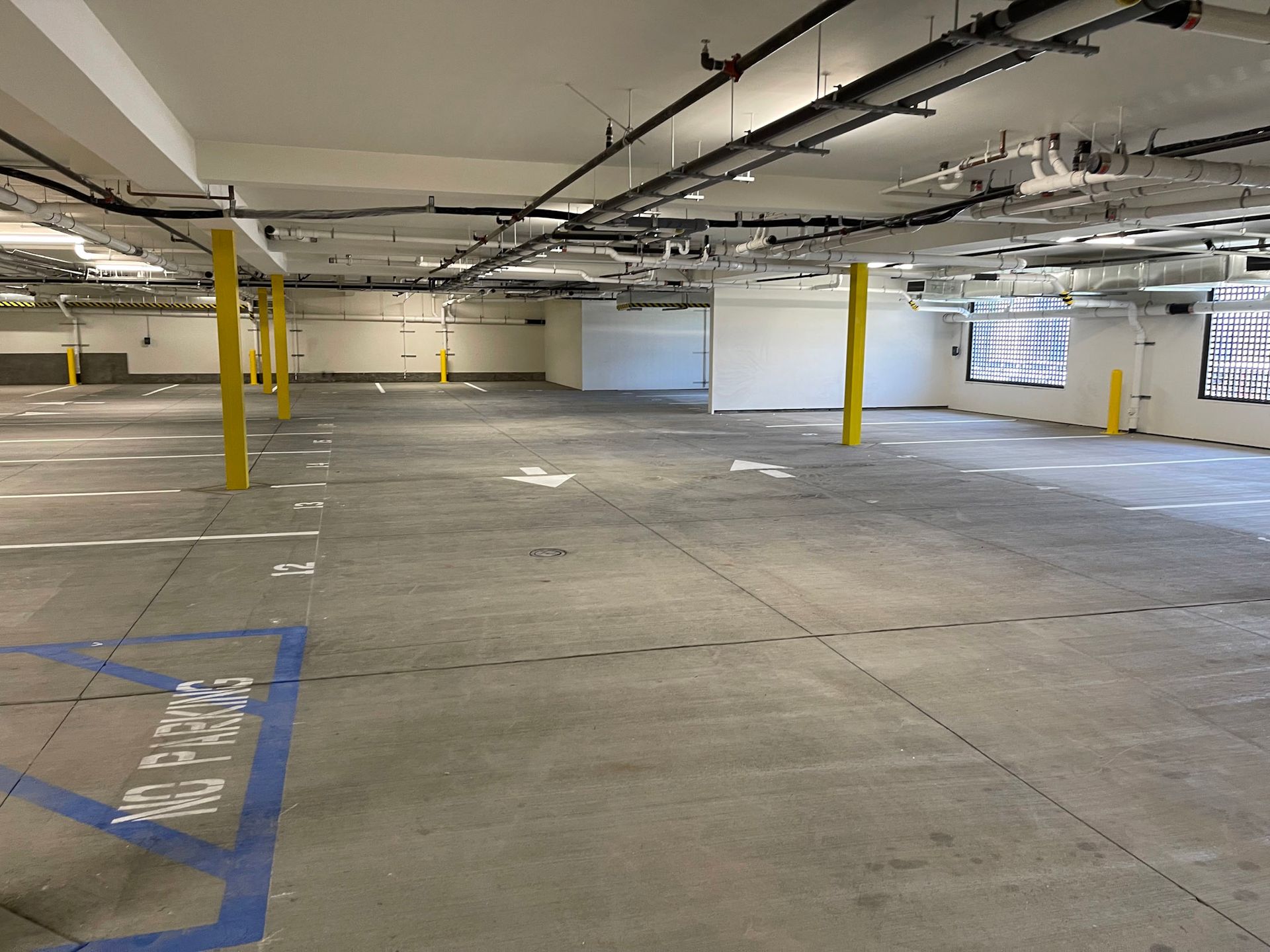 The Lamont - garage 01