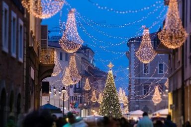 Luminarie natalizie a Milano