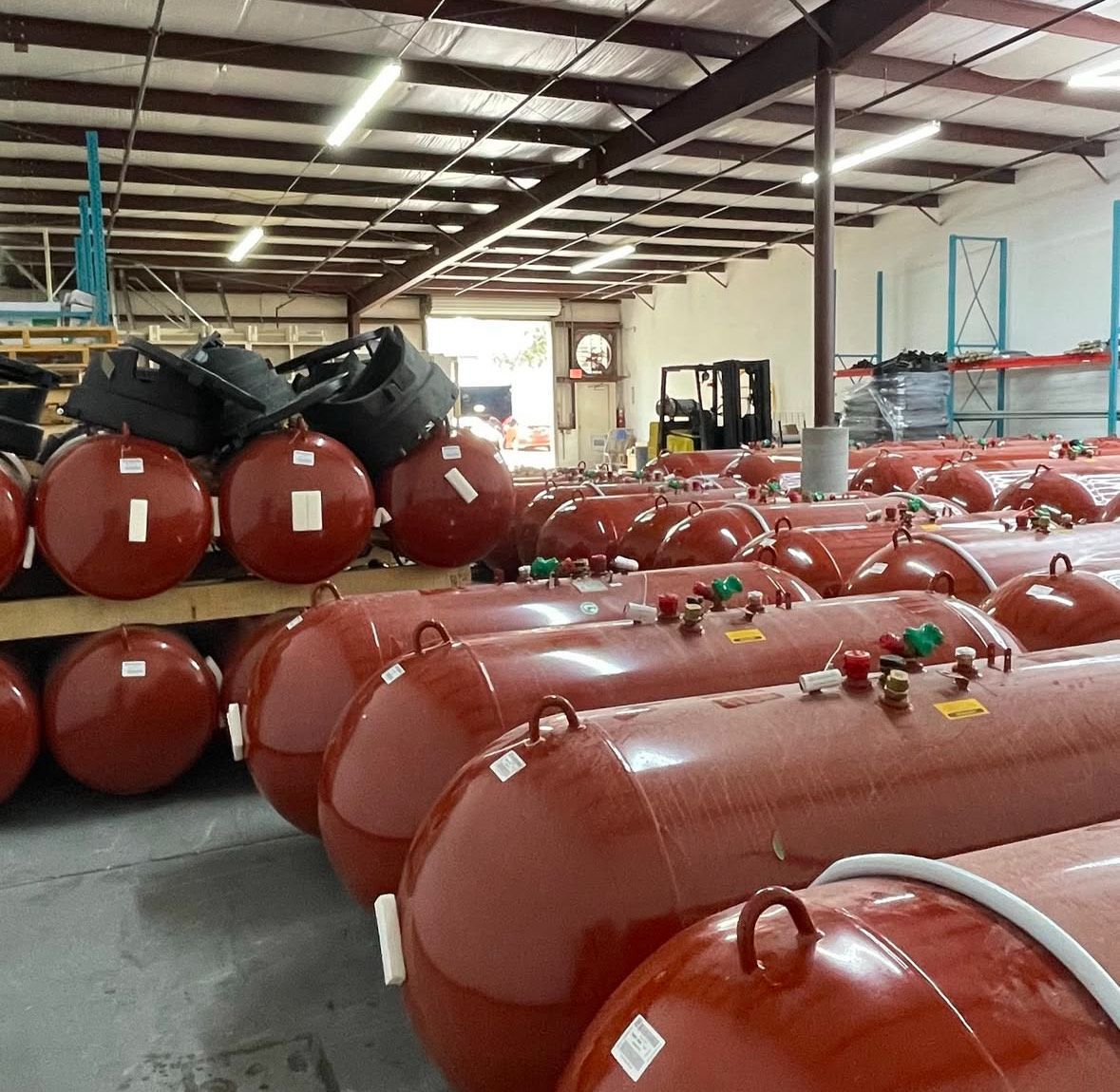 Propane Tank
AG/UG
Above ground propane tank
Under ground propane tank
Forklift propane tank