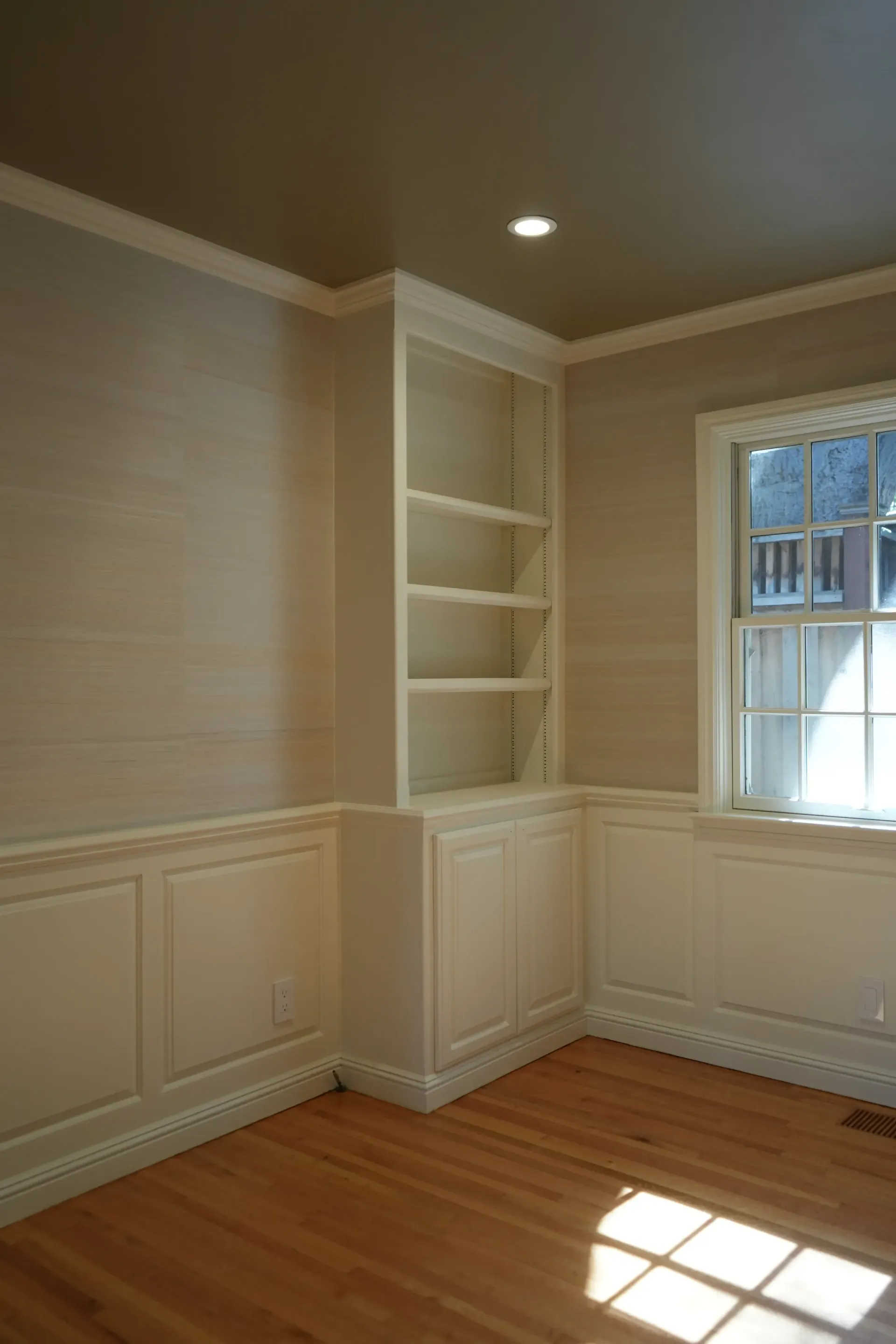gold metallic ceiling with gold wallpaper