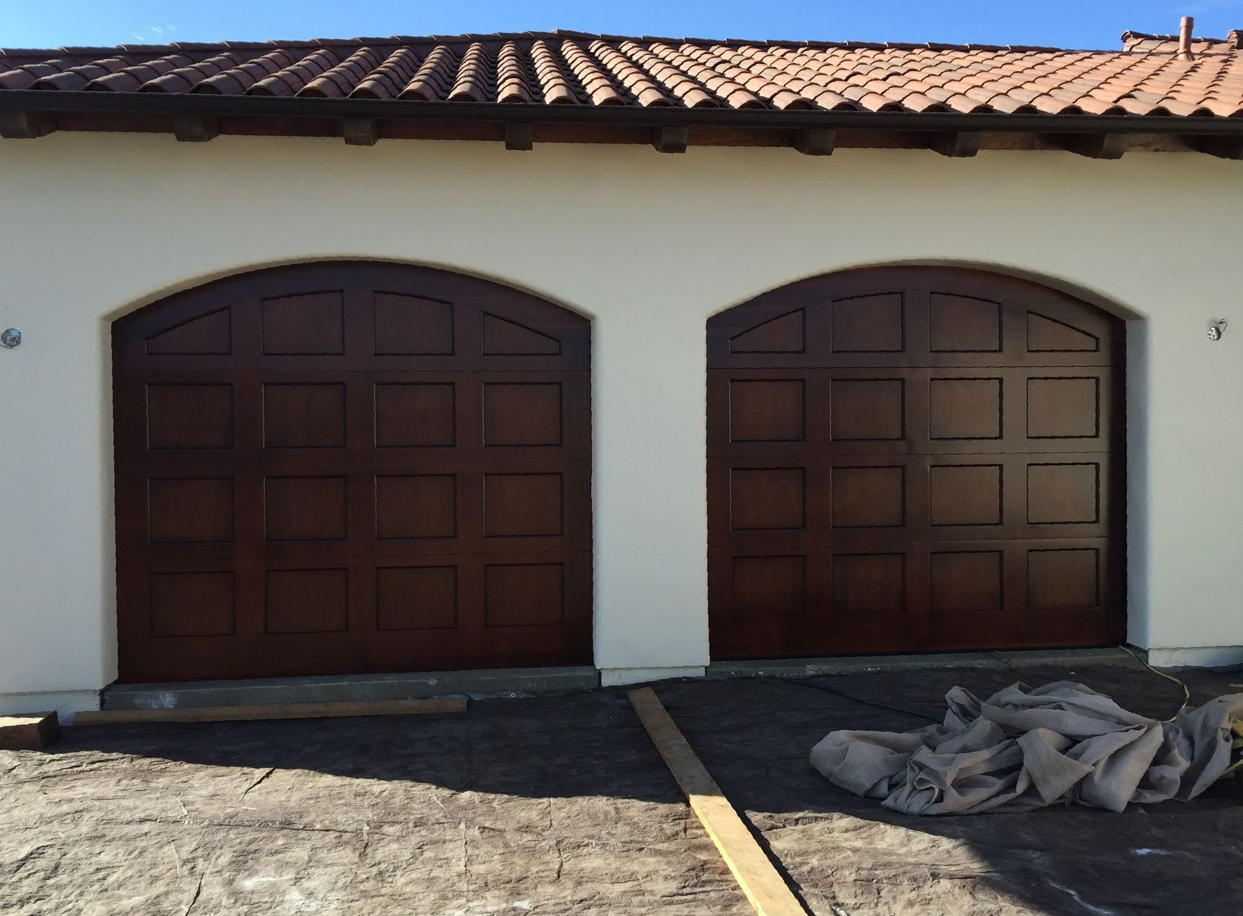 Double garage door refinish and repaint