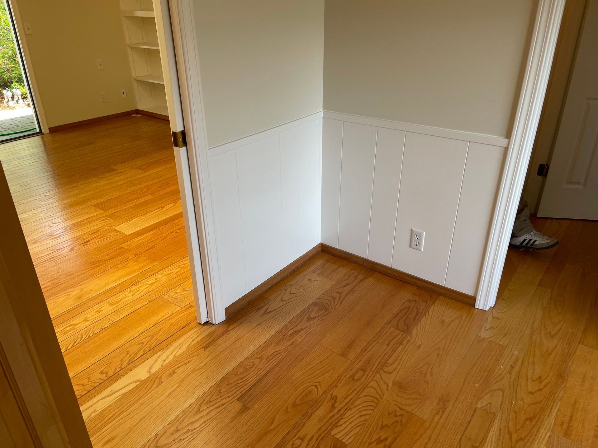 Wainscot painting