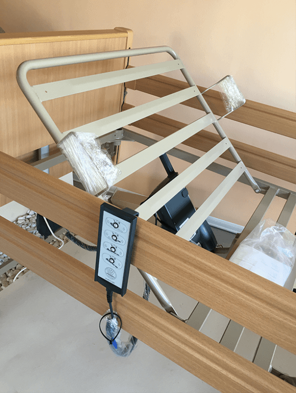 letto con barre in ferro