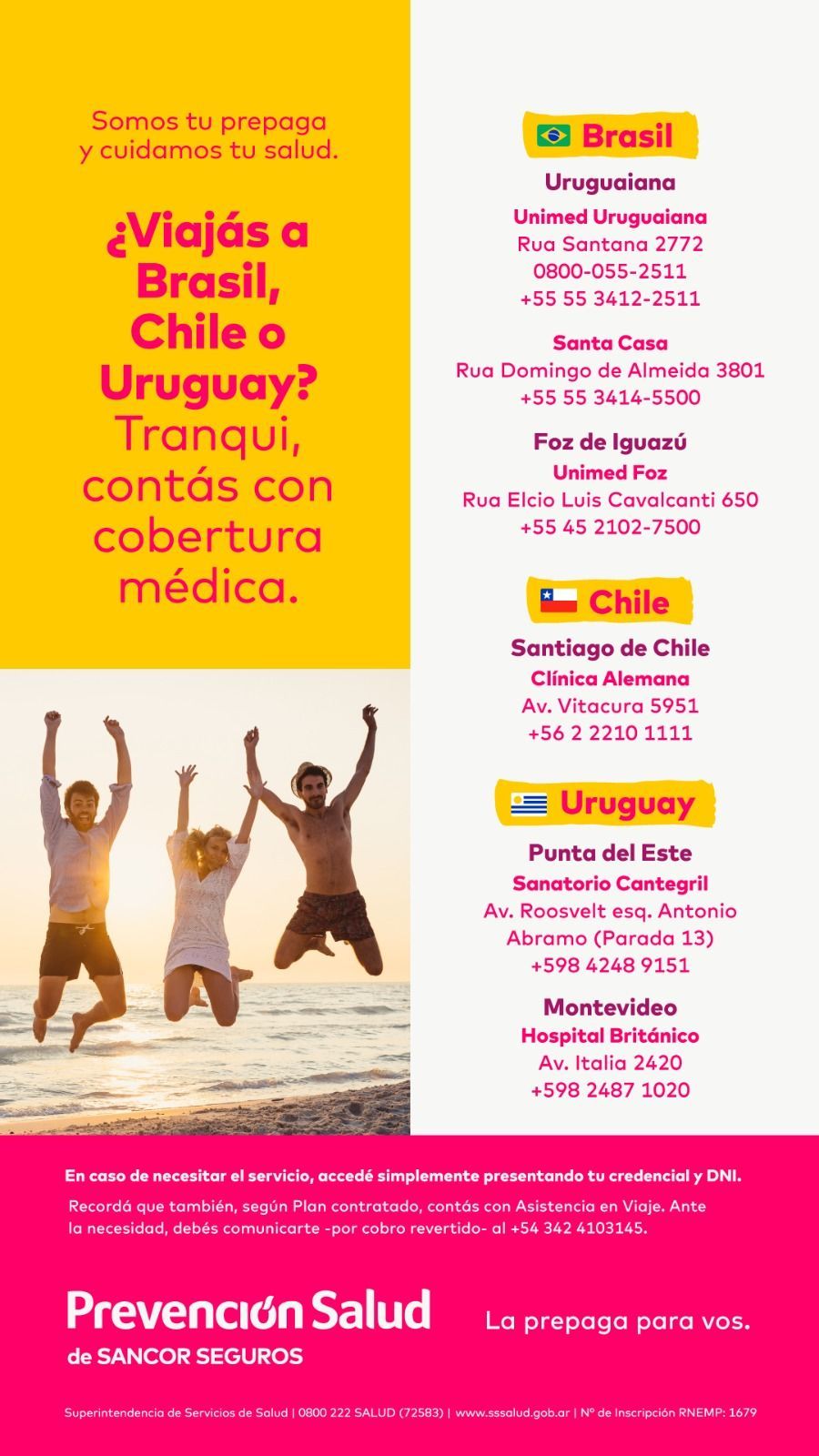 Un grupo de personas está saltando en el aire en una playa.