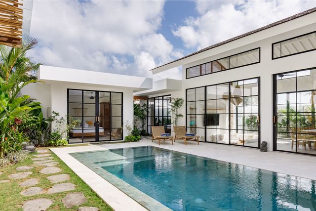 Flexible 5–8 BDR Villa
