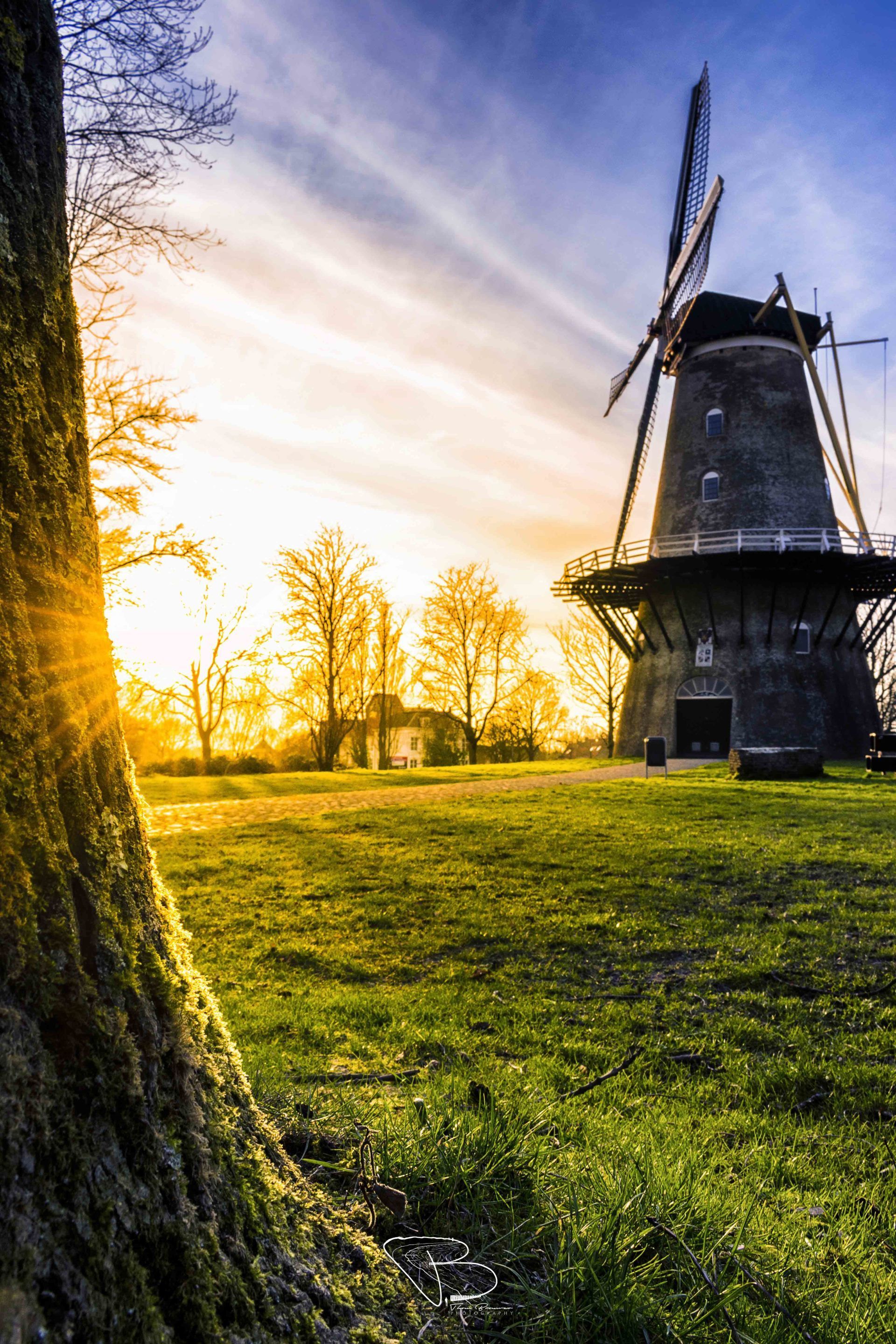 Seismolen in Middelburg bij zonsondergang